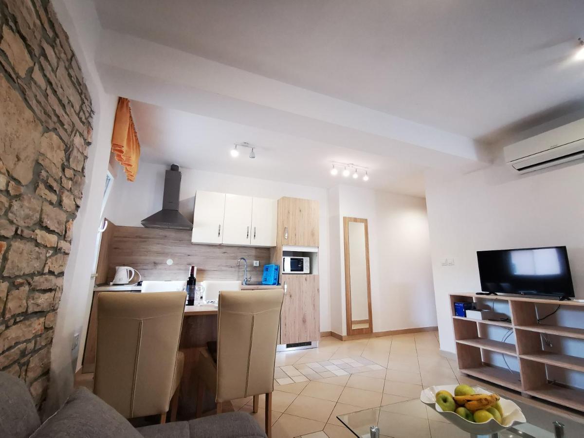 Meressa Paolia Apartments Novigrad  Bagian luar foto