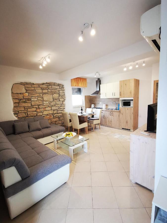 Meressa Paolia Apartments Novigrad  Bagian luar foto
