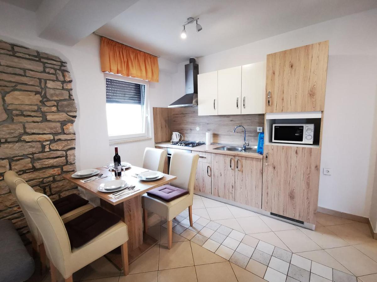 Meressa Paolia Apartments Novigrad  Bagian luar foto