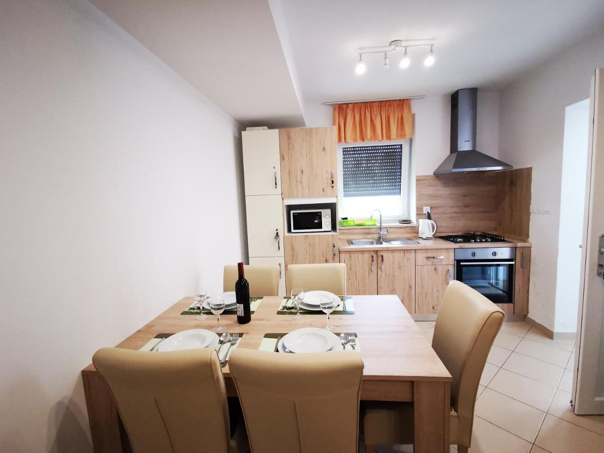 Meressa Paolia Apartments Novigrad  Bagian luar foto