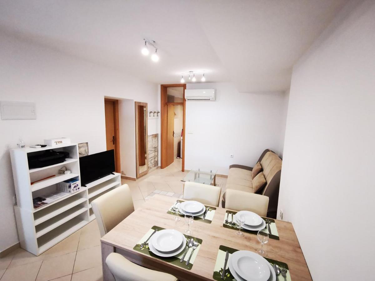 Meressa Paolia Apartments Novigrad  Bagian luar foto