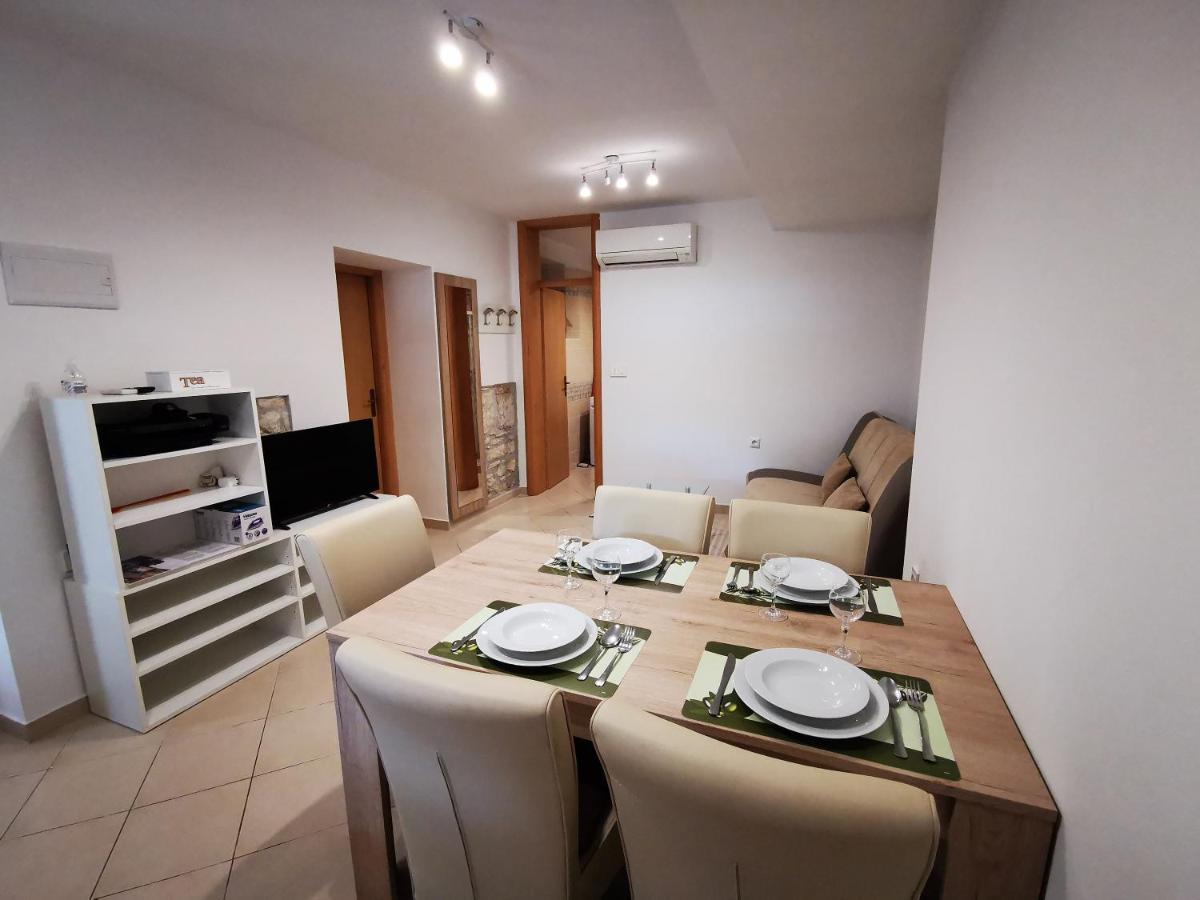 Meressa Paolia Apartments Novigrad  Bagian luar foto