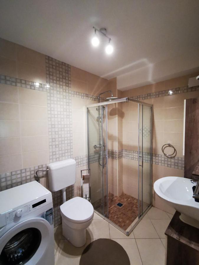 Meressa Paolia Apartments Novigrad  Bagian luar foto