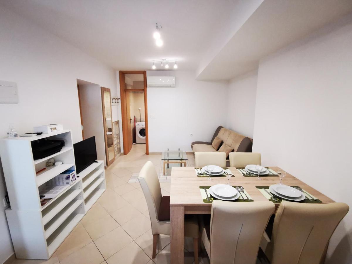 Meressa Paolia Apartments Novigrad  Bagian luar foto