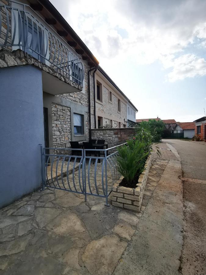 Meressa Paolia Apartments Novigrad  Bagian luar foto